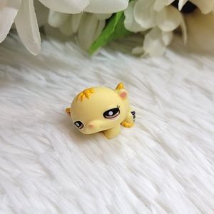 Littlest Pet Shop Authentic LPS #2278 Yellow Hamster Baby Brown Eyes